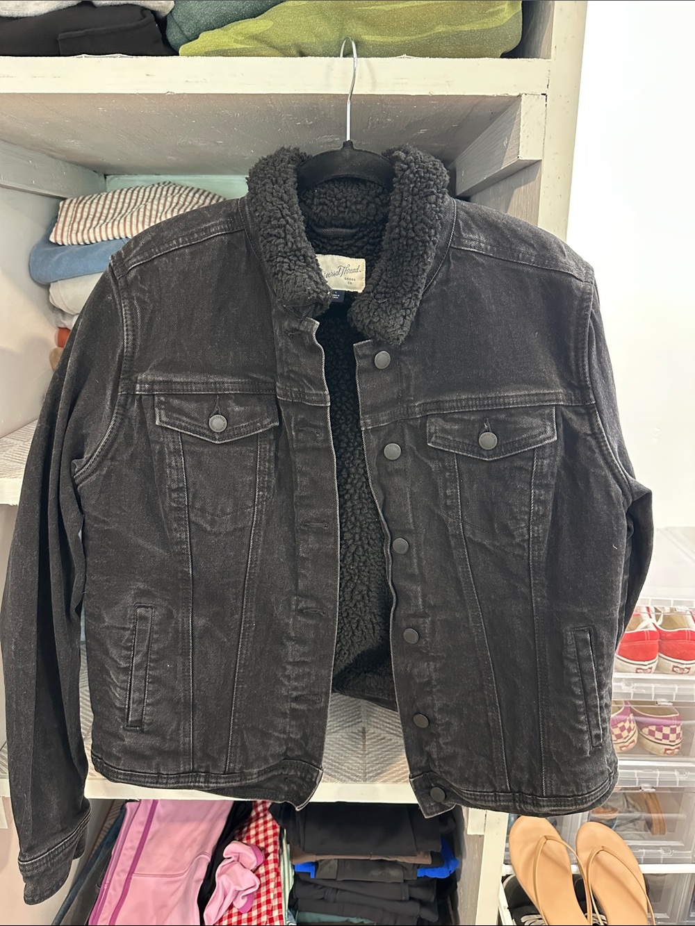 Universal Thread Black Sherpa-Lined Denim Jacket Size Large never worn